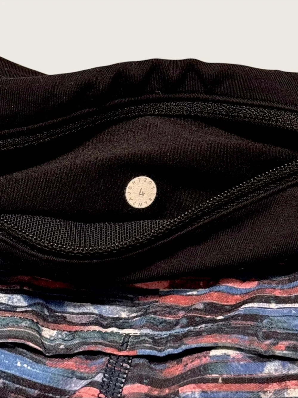 lululemon Speed Up Shorts 2.5” Hinshu Alpine White Multi Black Size 4
